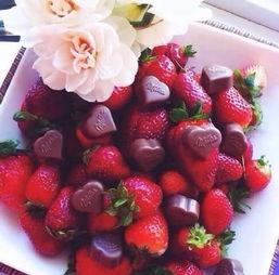 草莓和巧克力,甜蜜邂逅，味蕾盛宴