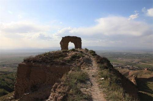 相思月明人倚楼,月明楼倚相思情