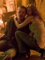 恐怖蜡像馆,惊悚重现，真实与虚幻的界限